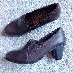 Vionic Brown Leather Block Heel Pumps